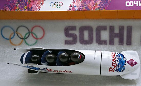 2014 Winter Olympics. Bobsleigh. Four-man. Day One