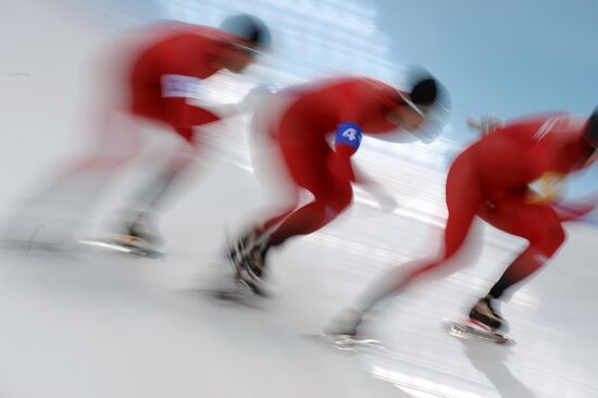 2014 Winter Olympics. Men's speed skating. Team pursuit. Preliminary rounds.