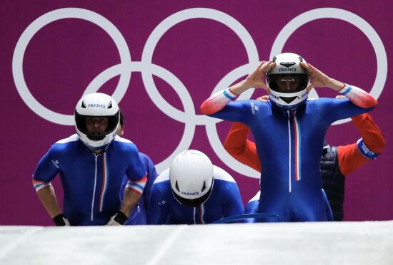 2014 Winter Olympics. Bobsleigh. Four-man. Day One