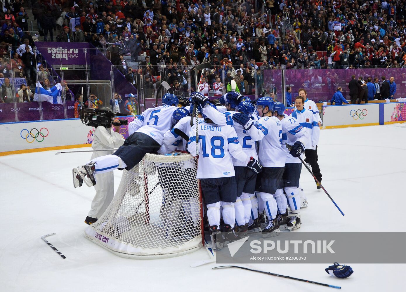 2014 Winter Olympics. Ice hockey. Men. Bronze medal match