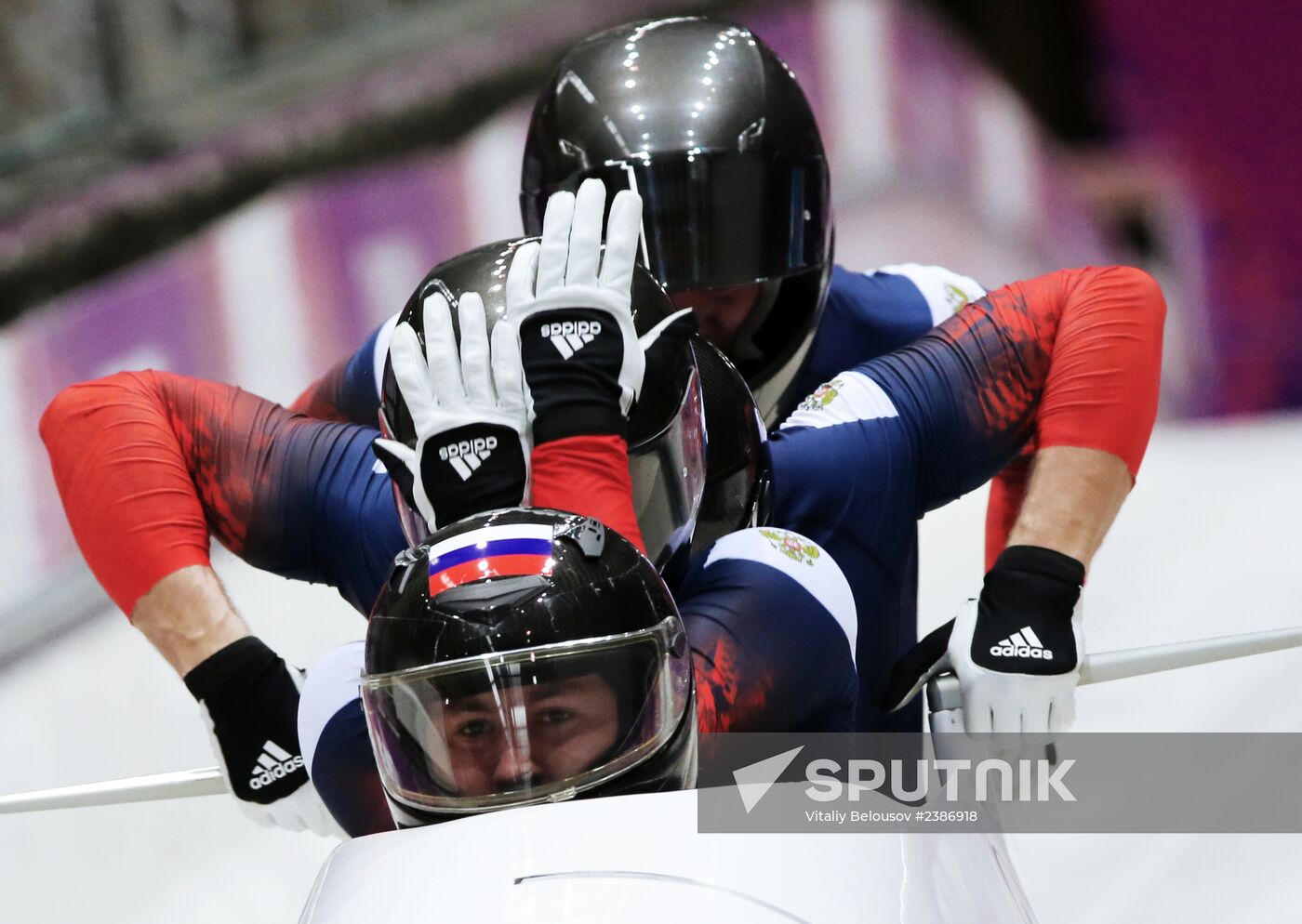 2014 Winter Olympics. Bobsleigh. Four-man. Day One