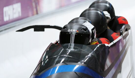 2014 Winter Olympics. Bobsleigh. Four-man. Day One