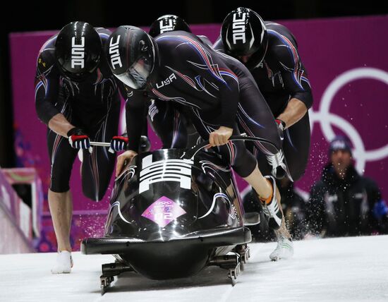 2014 Winter Olympics. Bobsleigh. Four-man. Day One