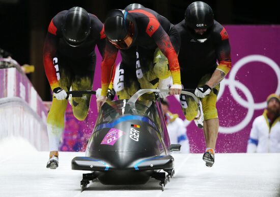 2014 Winter Olympics. Bobsleigh. Four-man. Day One