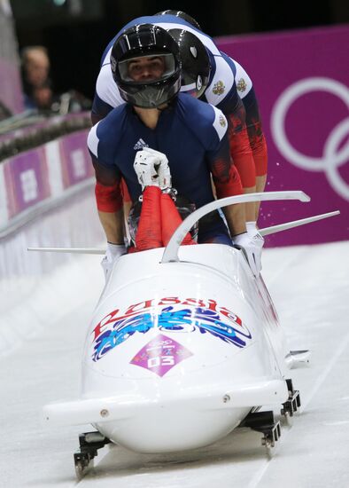 2014 Winter Olympics. Bobsleigh. Four-man. Day One