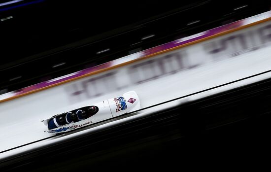 2014 Winter Olympics. Bobsleigh. Four-man. Day One