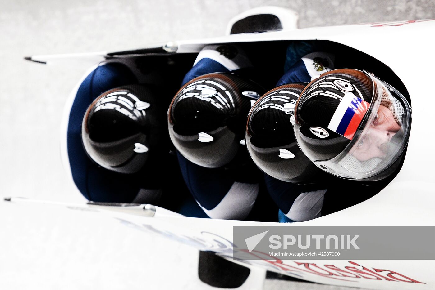 2014 Winter Olympics. Bobsleigh. Four-man. Day One