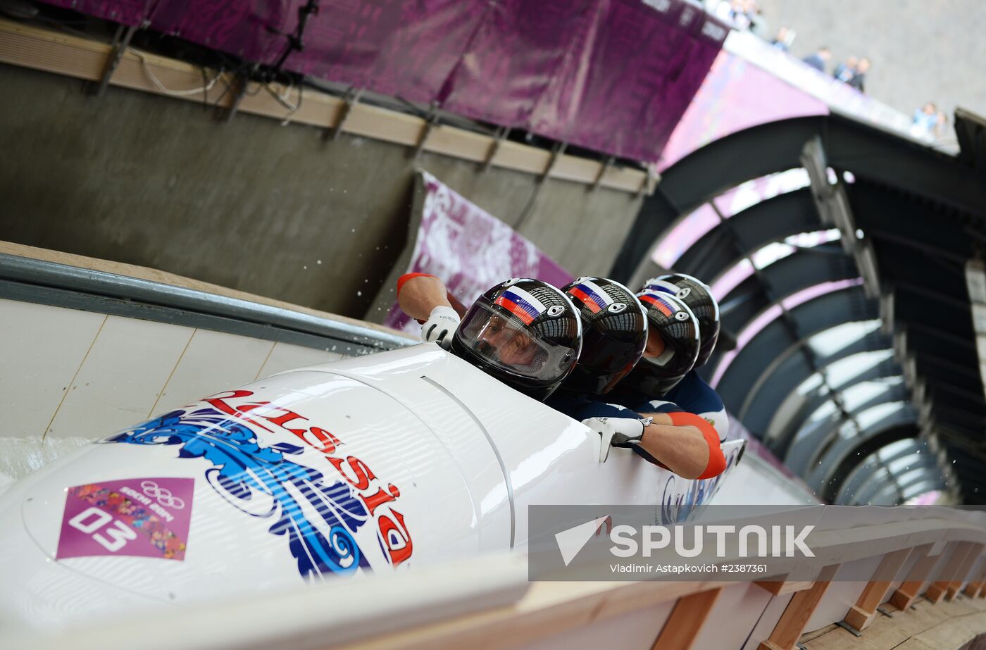 2014 Winter Olympics. Bobsleigh. Four man. Day Two