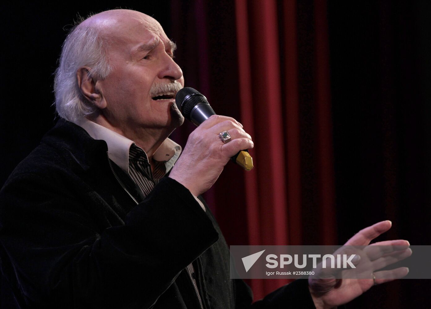 Vladimir Zeldin performs in St. Petersburg