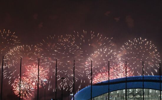 2014 Winter Olympics. Closing ceremony