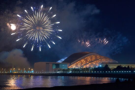2014 Winter Olympics. Closing ceremony