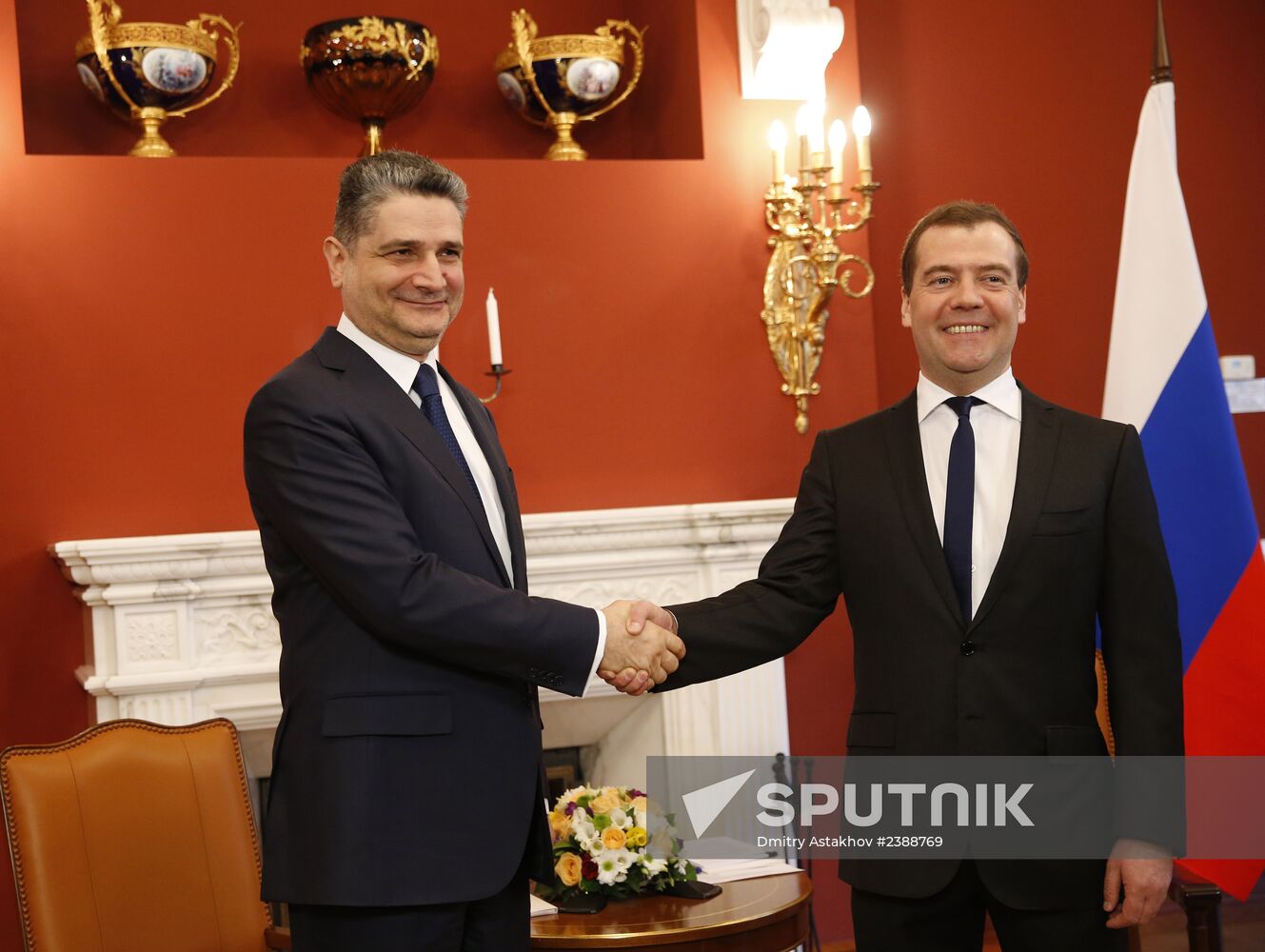 Dmitry Medvedev holds working meeting with Tigran Sargsyan