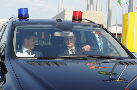 Vladimir Putin takes part in foundation of Alley of Winners at Sochi Olympic Park