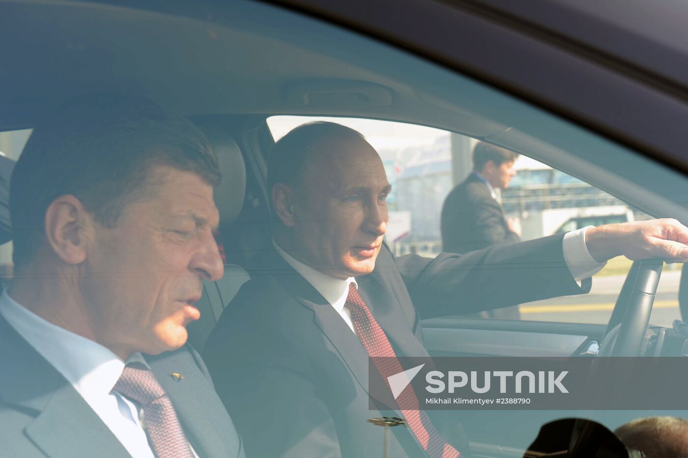 Vladimir Putin takes part in foundation of Alley of Winners at Sochi Olympic Park