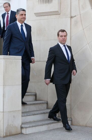 Dmitry Medvedev holds working meeting with Tigran Sargsyan
