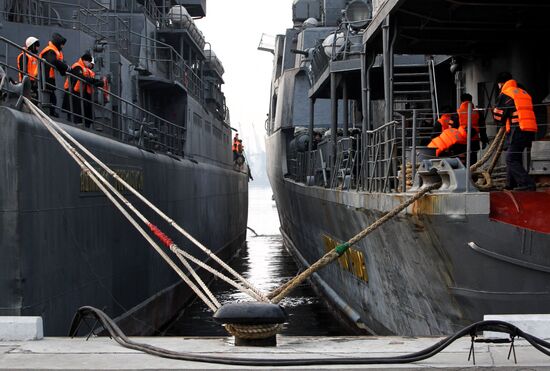 Vladivostok welcomes Pacific Fleet squadron