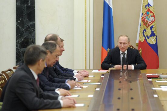 Putin holds Russia's Security Council meeting