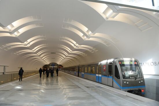 New metro stations, Lesoparkovaya and Bitsevsky Park