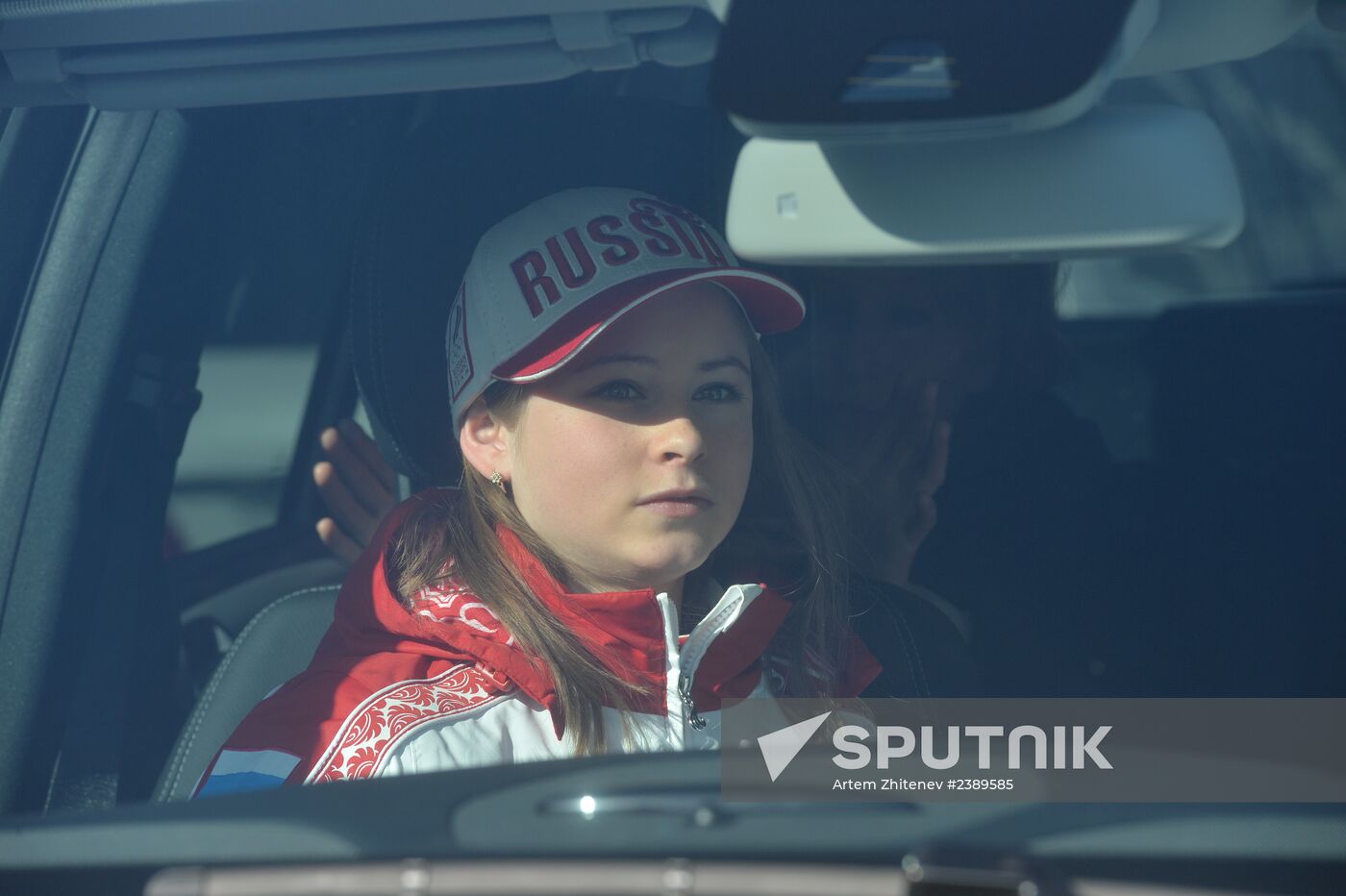Sochi Olympics medalists awarded automobiles