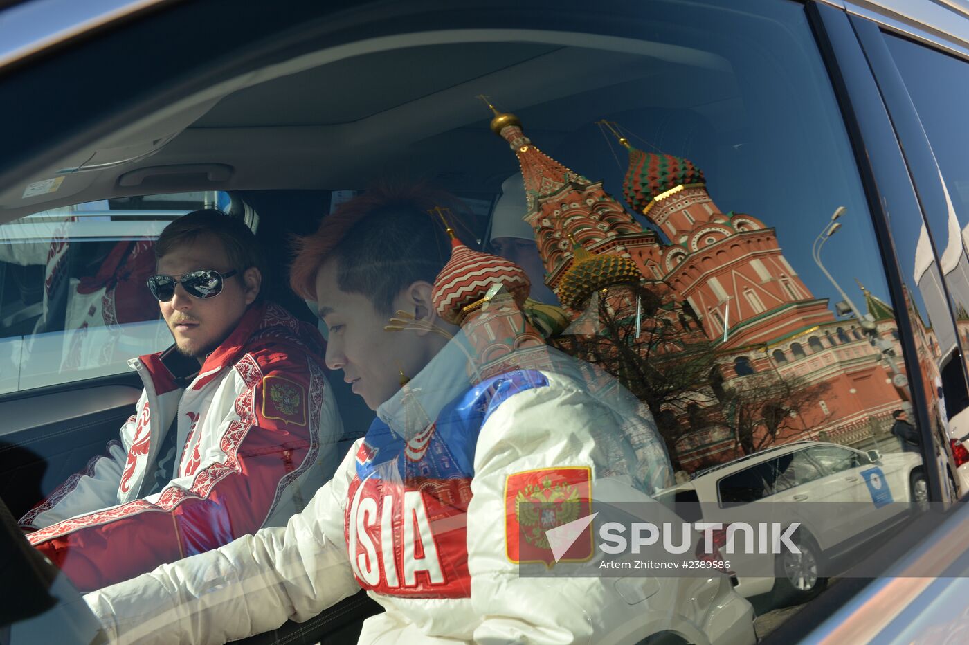 Sochi Olympics medalists awarded automobiles