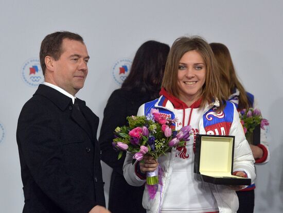 Dmitry Medvedev congratulates Sochi Olympic medalists