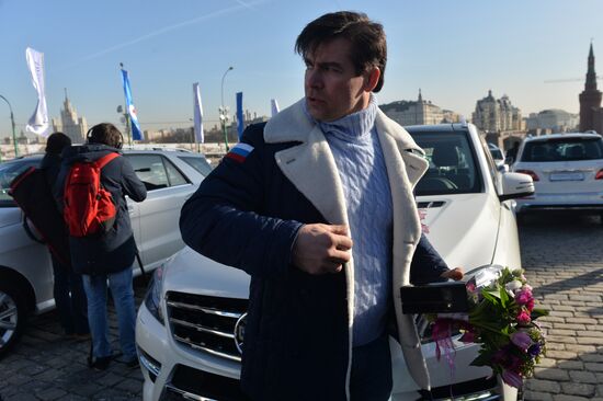 Sochi Olympics medalists awarded automobiles