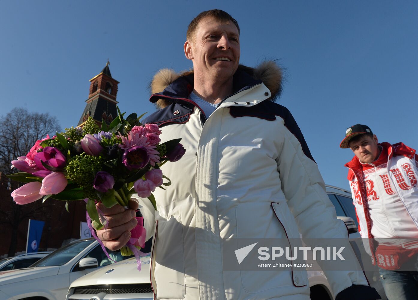 Sochi Olympics medalists awarded automobiles