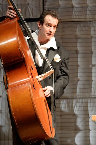 Moscow Chekhov Art Theater presents "The Contrabass" show