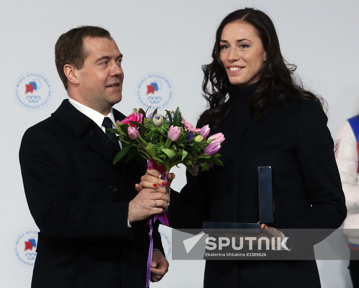 Dmitry Medvedev congratulates Sochi Olympic prize-winners