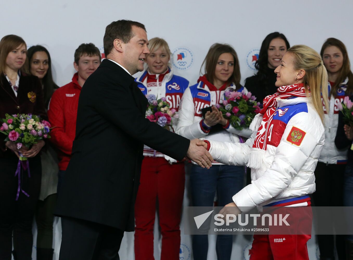 Dmitry Medvedev congratulates Sochi Olympic prize-winners