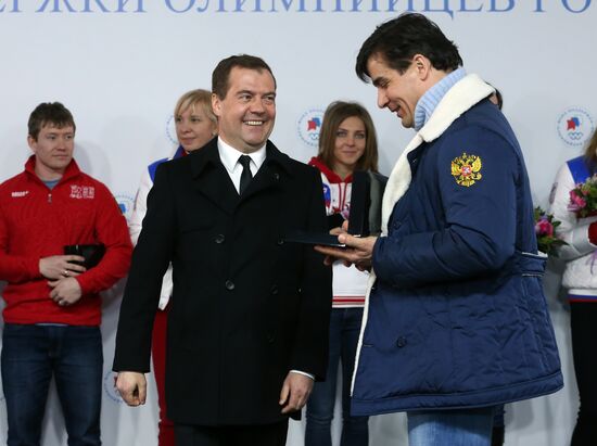 Dmitry Medvedev congratulates Sochi Olympic prize-winners