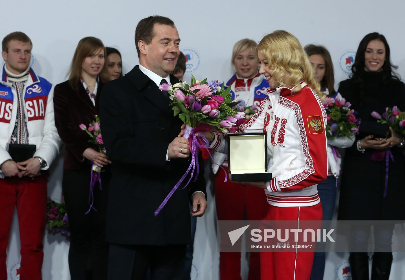 Dmitry Medvedev congratulates Sochi Olympic prize-winners
