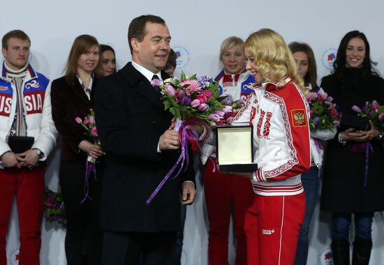 Dmitry Medvedev congratulates Sochi Olympic prize-winners