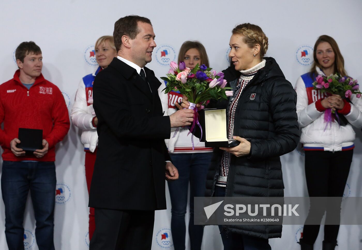 Dmitry Medvedev congratulates Sochi Olympic prize-winners