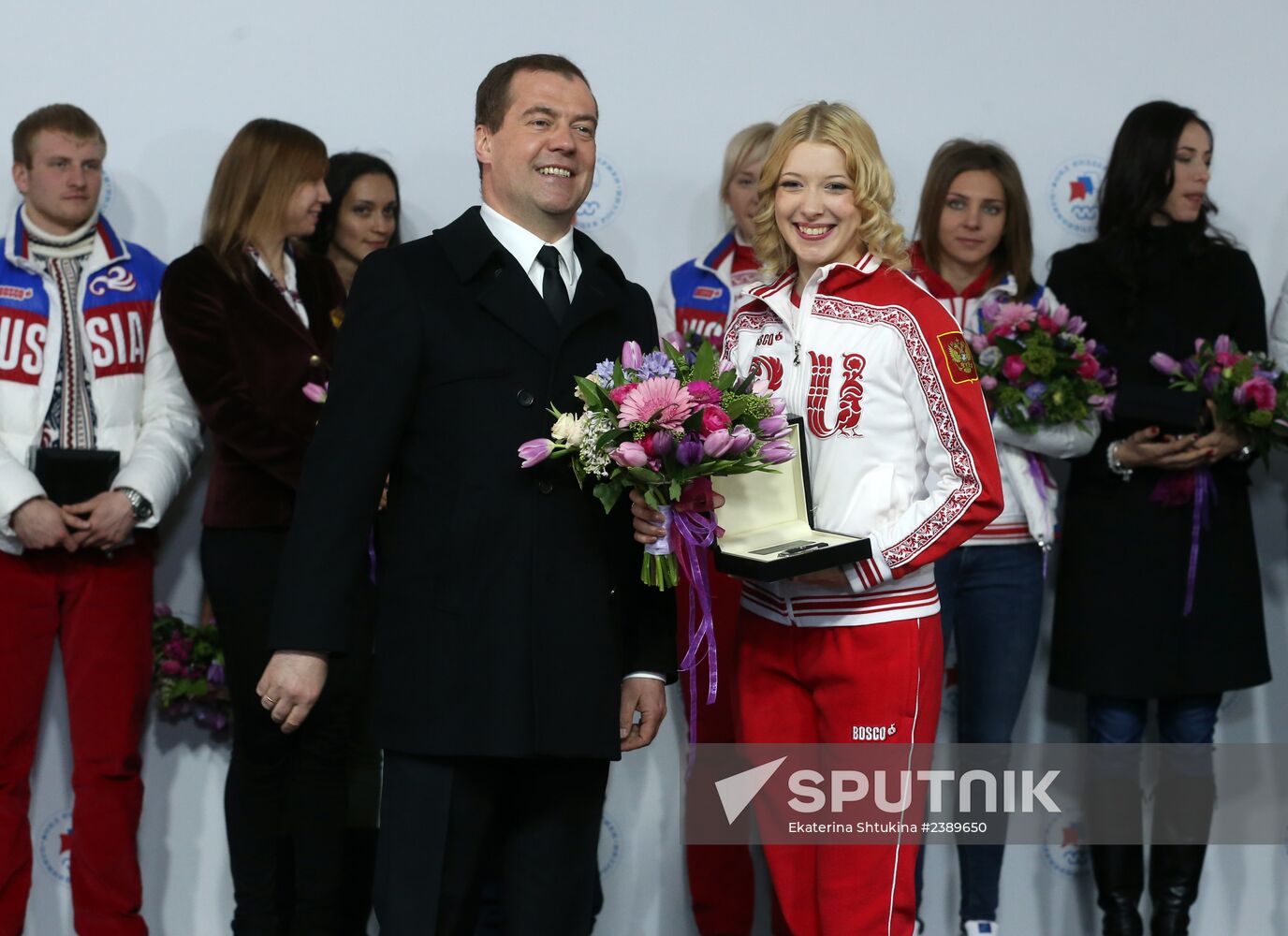 Dmitry Medvedev congratulates Sochi Olympic prize-winners