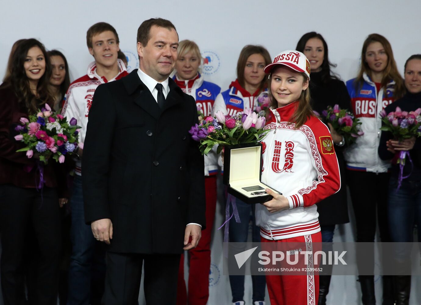 Dmitry Medvedev congratulates Sochi Olympic prize-winners