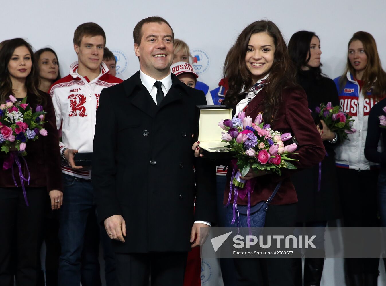 Dmitry Medvedev congratulates Sochi Olympic prize-winners