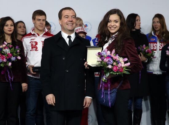 Dmitry Medvedev congratulates Sochi Olympic prize-winners