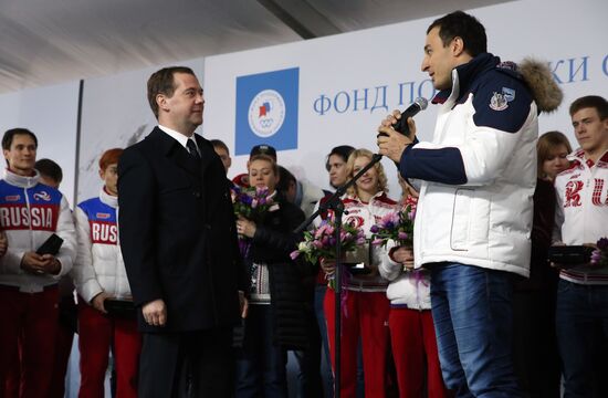 Dmitry Medvedev congratulates Sochi Olympic prize-winners