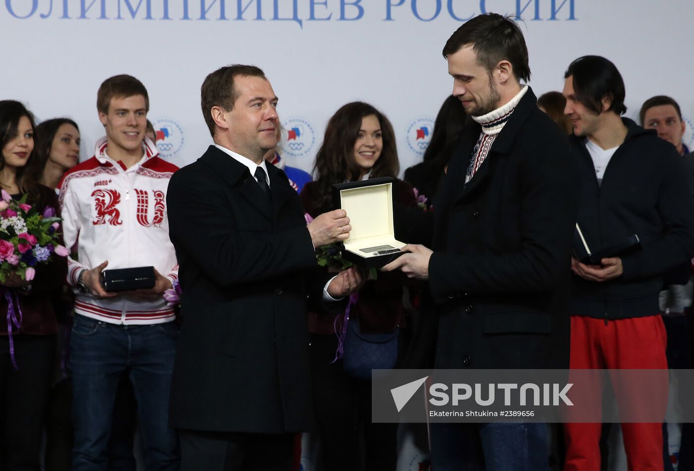 Dmitry Medvedev congratulates Sochi Olympic prize-winners