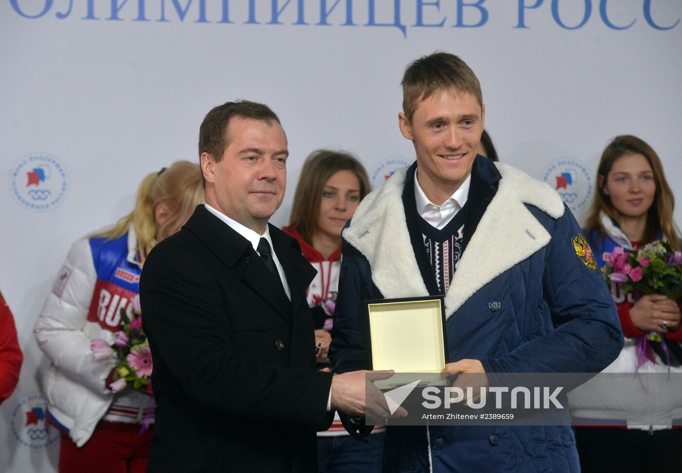 Dmitry Medvedev congratulates Sochi Olympic prize-winners
