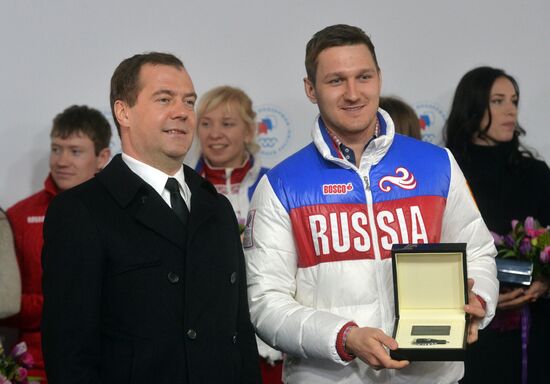 Dmitry Medvedev congratulates Sochi Olympic prize-winners