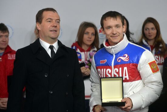 Dmitry Medvedev congratulates Sochi Olympic prize-winners