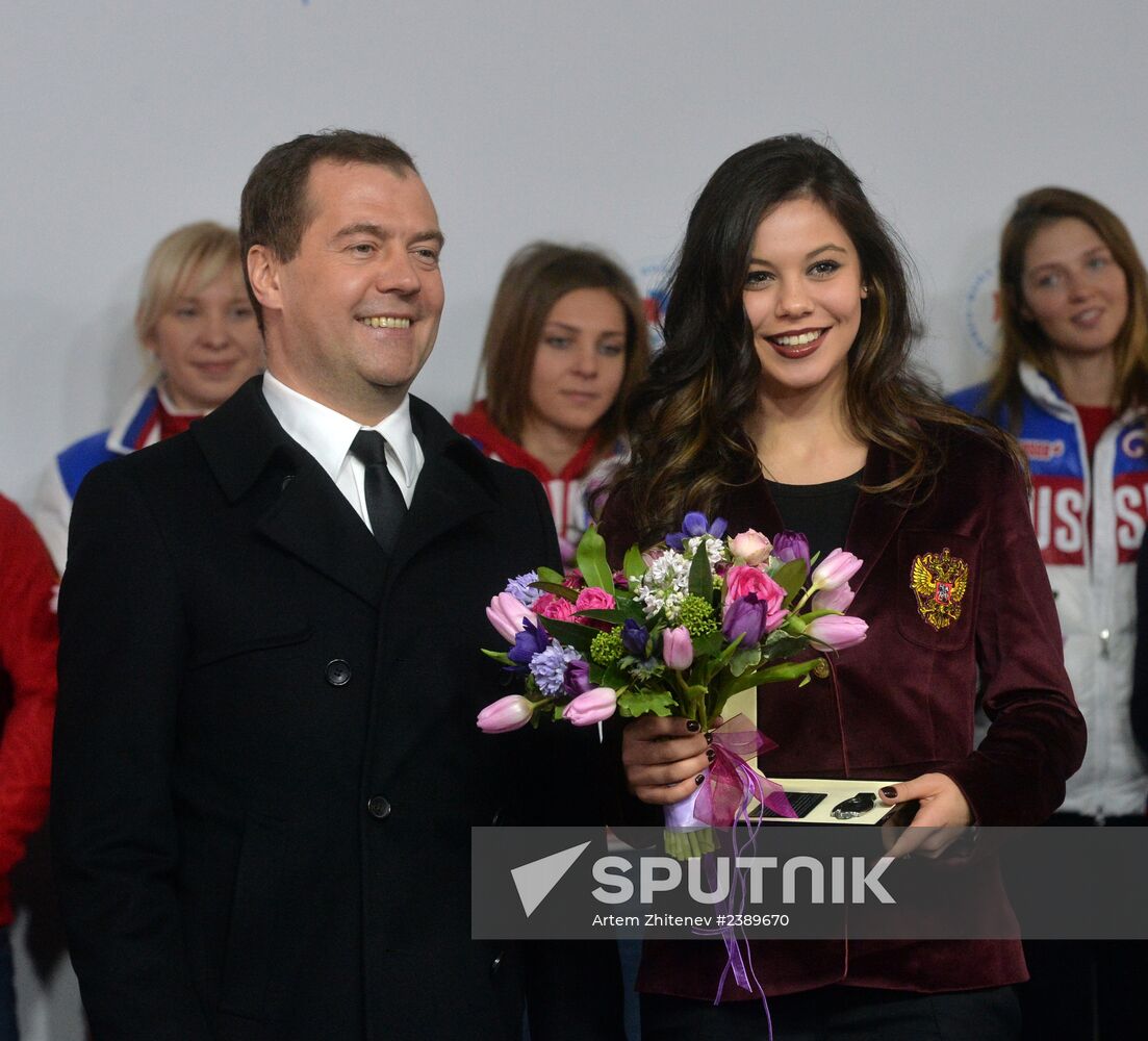 Dmitry Medvedev congratulates Sochi Olympic prize-winners
