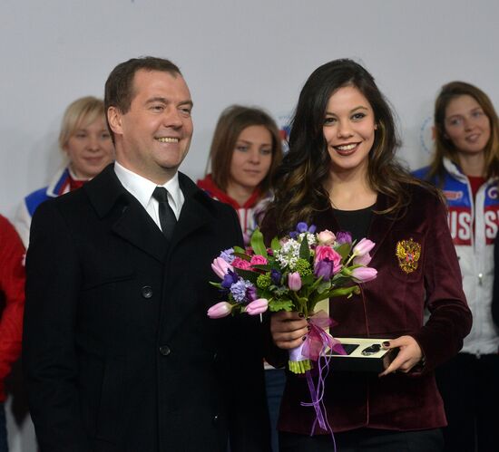Dmitry Medvedev congratulates Sochi Olympic prize-winners