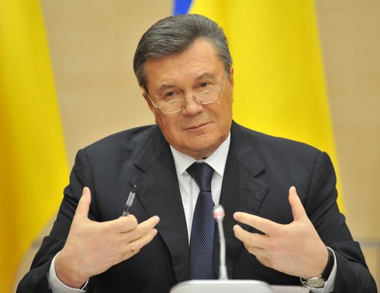 Viktor Yanukovych at news conference in Rostov-on-Don