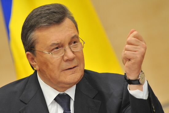 Viktor Yanukovych at news conference in Rostov-on-Don