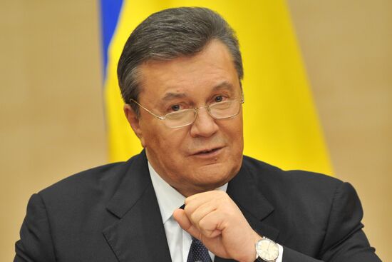 Viktor Yanukovych at news conference in Rostov-on-Don