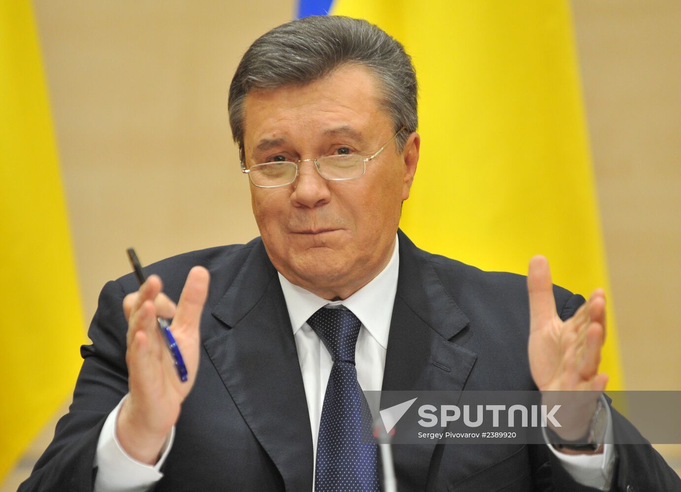 Viktor Yanukovych at news conference in Rostov-on-Don