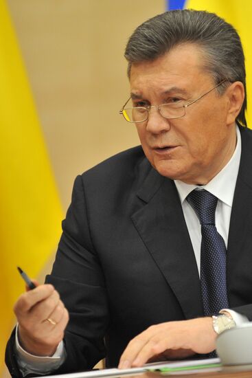 Viktor Yanukovych at news conference in Rostov-on-Don